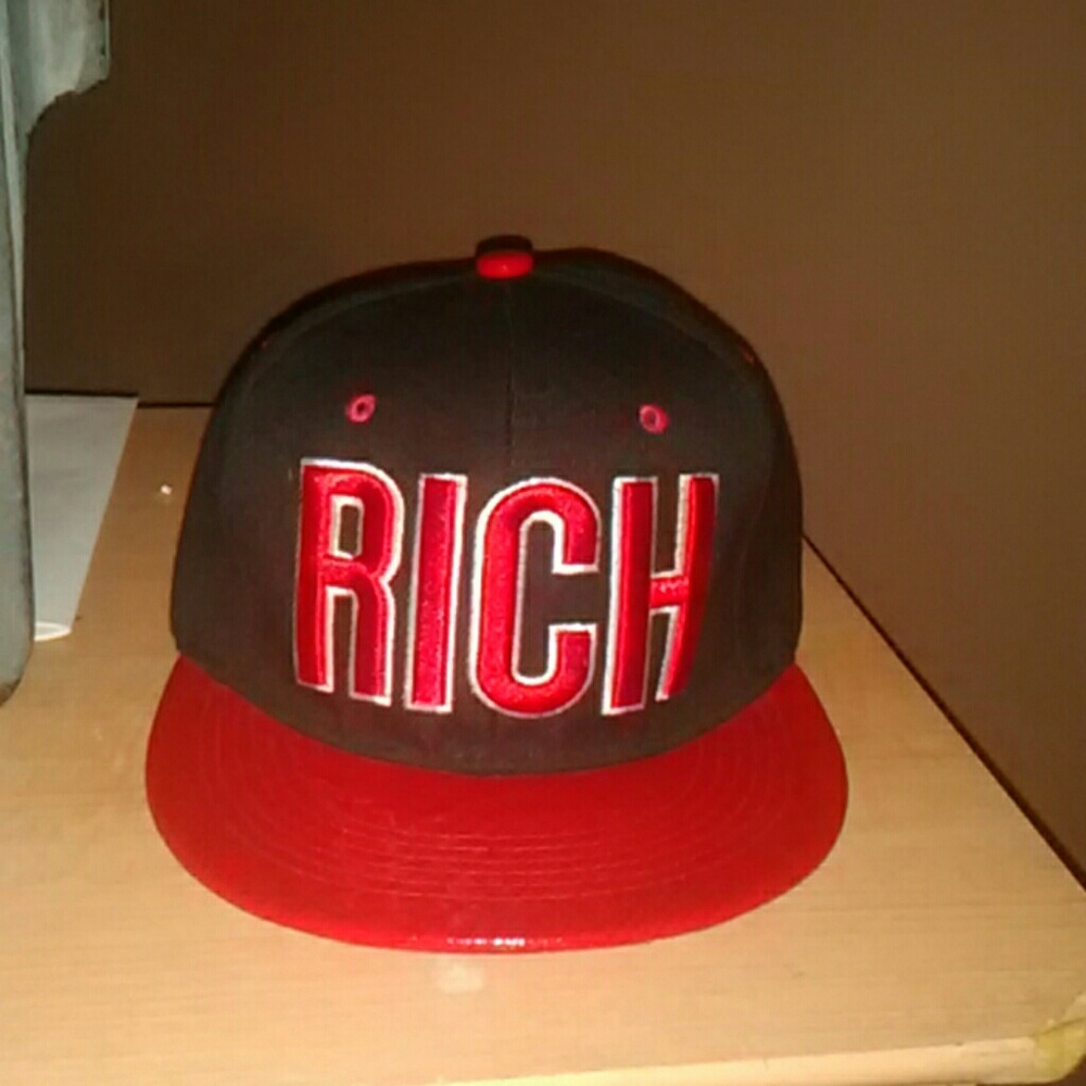 Snap back Fitted